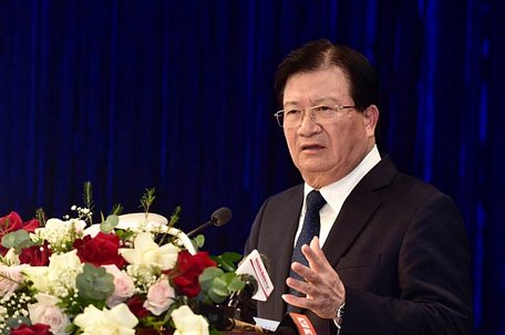 Phó Thủ tướng Trịnh Đình Dũng phát biểu tại Hội nghị tổng kết thực hiện kế hoạch năm 2020 và triển khai nhiệm vụ năm 2021 của EVN. Ảnh VGP/Nhật Bắc
