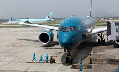 Bộ Giao thông vận tải yêu cầu tạm dừng cấp phép các chuyến bay từ Anh, Nam Phi về Việt Nam - Ảnh minh họa: TUẤN PHÙNG
