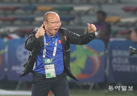  HLV Park Hang Seo xem việc bảo vệ chức vô địch AFF Cup và SEA Games là gánh nặng với bóng đá Việt Nam