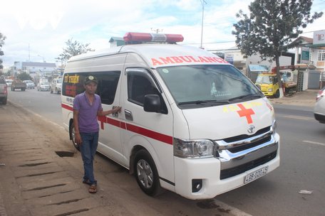 Chiếc xe cứu thương từ thiện tại thị trấn Liên, huyện Đức Trọng, tỉnh Lâm Đồng.