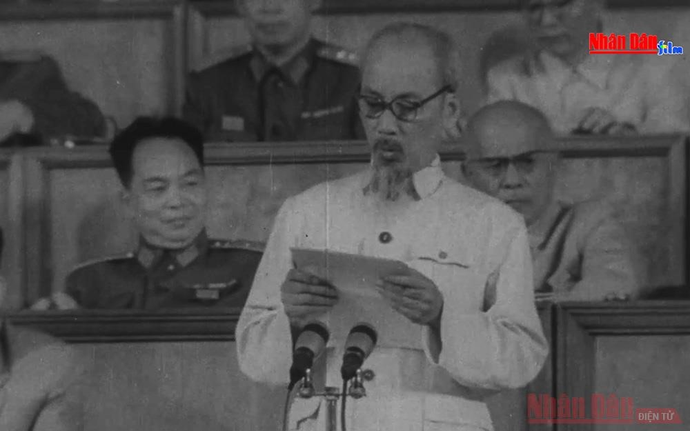 Bác đọc diễn văn khai mạc tại Đại hội II năm 1960.