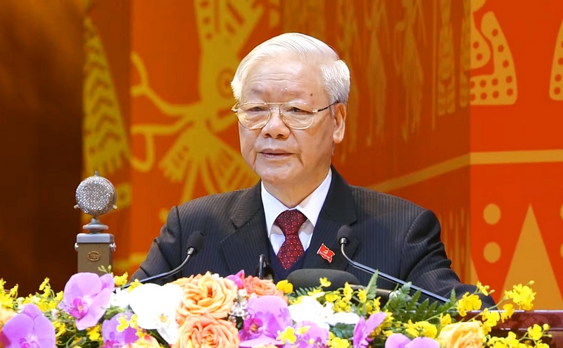 Tổng Bí thư, Chủ tịch nước Nguyễn Phú Trọng, Trưởng Tiểu ban Văn kiện trình bày báo cáo của Ban Chấp hành Trung ương khóa XII về các văn kiện trình Đại hội XIII của Đảng.