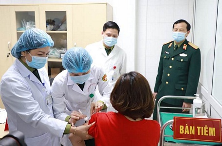Ngày 26/2, Học viện Quân y bắt đầu tiêm thử nghiệm giai đoạn 2 đối với vaccine Nanocovax của Việt Nam.