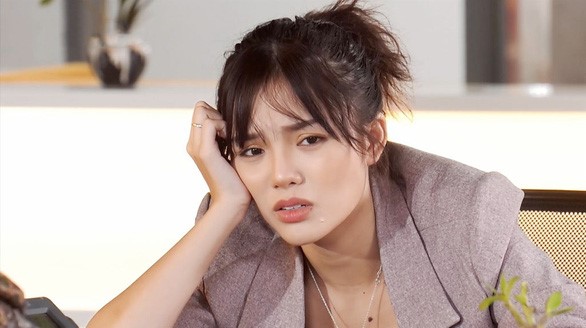 Bách Thảo (diễn viên YeYe Nhật Hạ) nhức đầu với ba mẹ chồng khó tính - Ảnh: ĐPCC