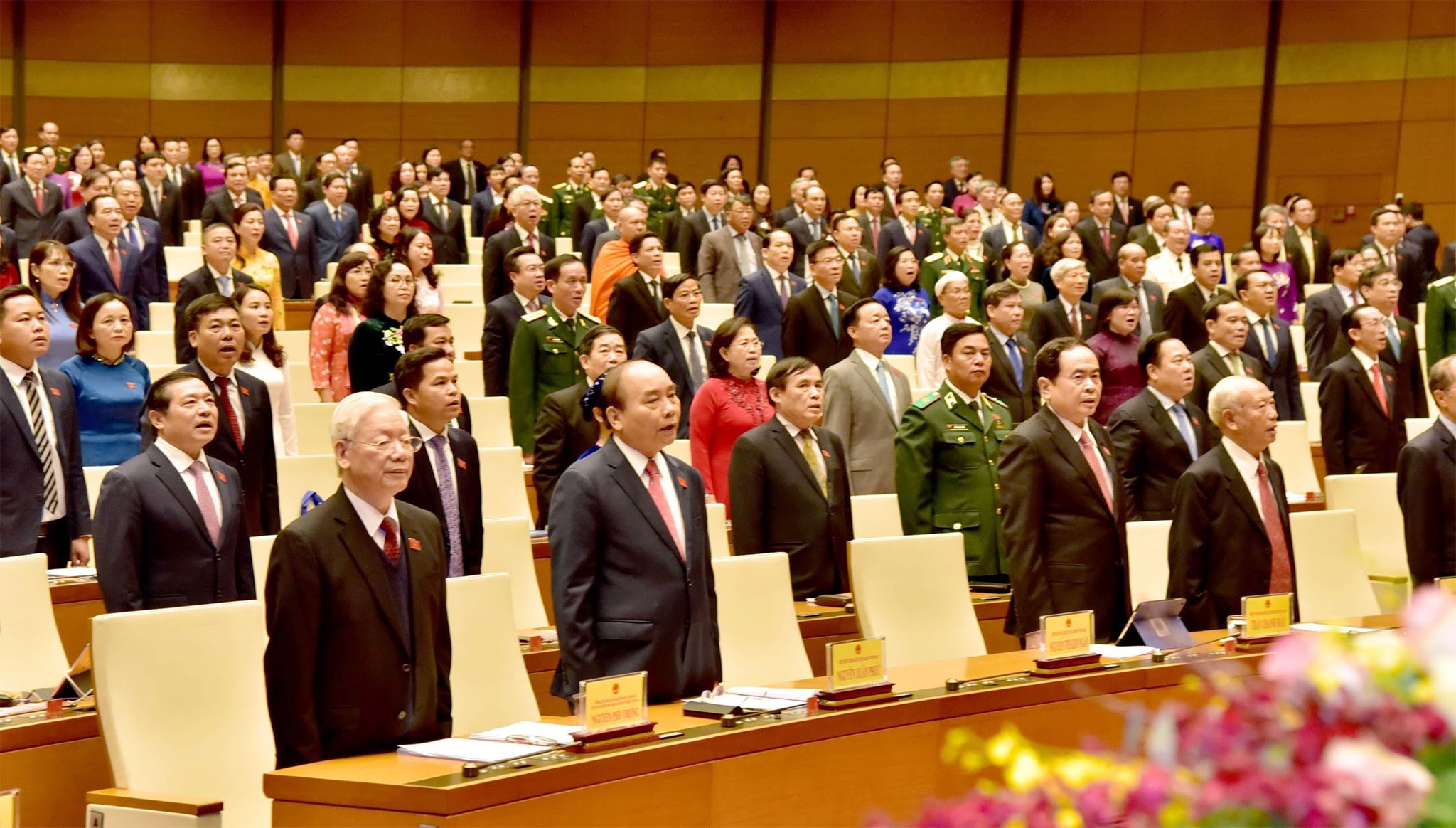 Các đồng chí lãnh đạo Đảng, Nhà nước và các đại biểu tham dự Kỳ họp thứ 11 Quốc hội khóa XIV. - Ảnh: VGP