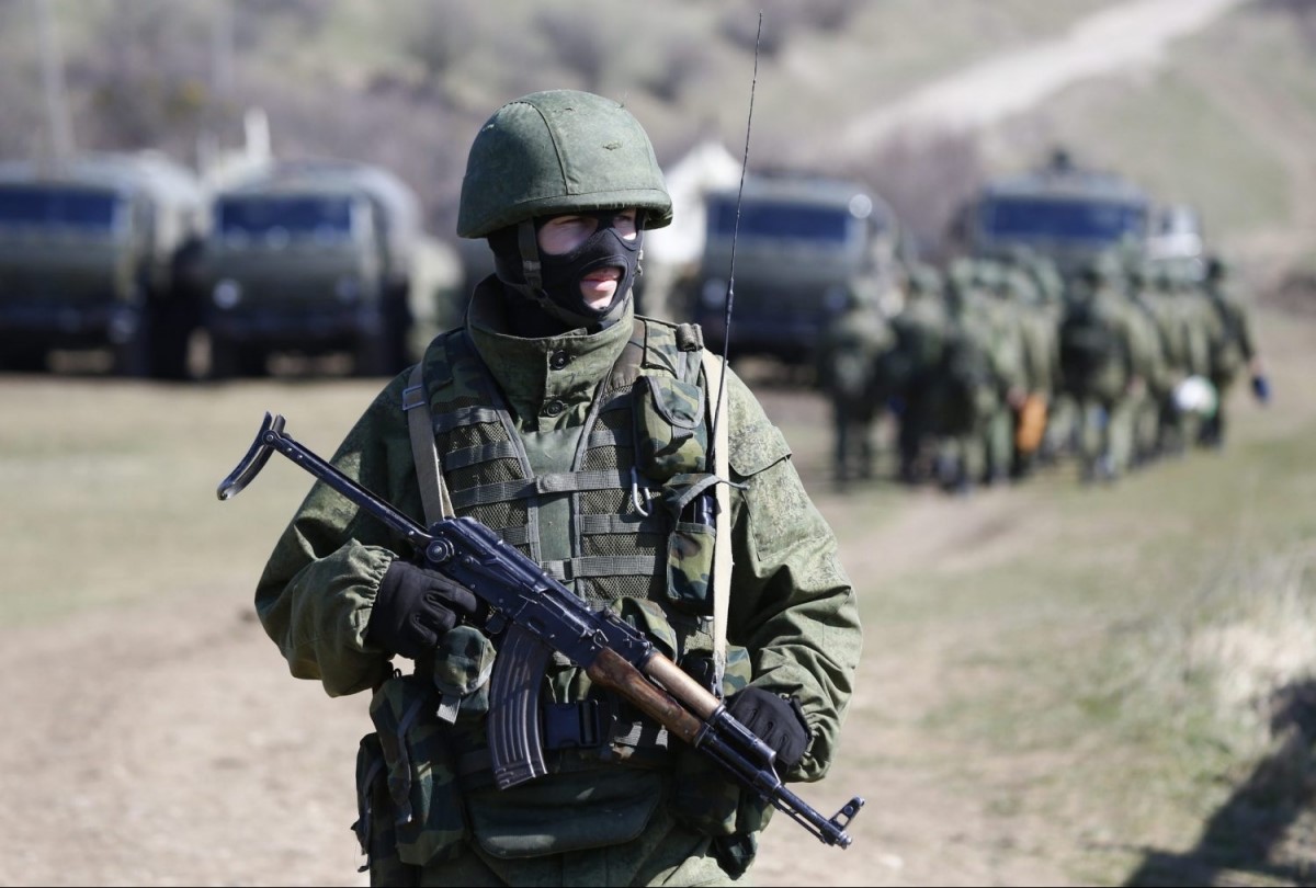 Một binh lính Nga ở Crimea năm 2014. Ảnh: Reuters