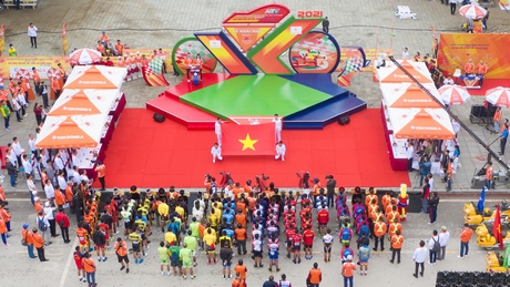 Toàn cảnh lễ khai mạc Giải xe đạp HTV- Tôn Đông Á 2021.