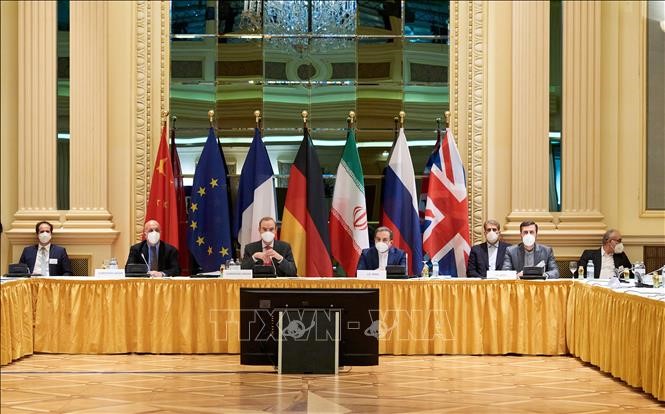 Phiên đàm phán giữa đại diện Chính phủ Iran và các cường quốc còn lại tham gia thỏa thuận hạt nhân JCPOA tại Vienna, Áo, ngày 6/4/2021. Ảnh: AFP/TTXVN