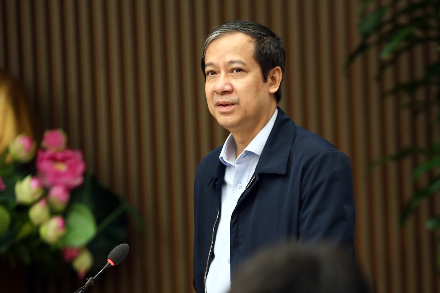 Bộ trưởng Bộ GD&ĐT Nguyễn Kim Sơn chia sẻ sẽ xem xét, nghiên cứu các biện pháp hỗ trợ, tạo điều kiện thuận lợi tối đa, toàn diện cho thí sinh. Ảnh: VGP/Đình Nam