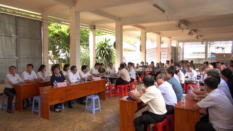 Hội nghị lấy ý kiến cử tri tại khóm 4, phường 9 (TP Vĩnh Long)