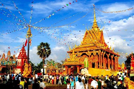 Tết Chôl Chnăm Thmây là lễ hội cổ truyền có ý nghĩa đặc biệt, là dịp đồng bào dân tộc Khmer đón mừng năm mới. (Nguồn: Baochinhphu.vn)