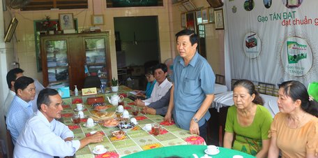 Thường trực Tỉnh ủy đến làm việc với Ban Thường vụ Huyện ủy Vũng Liêm vào ngày 14/4.