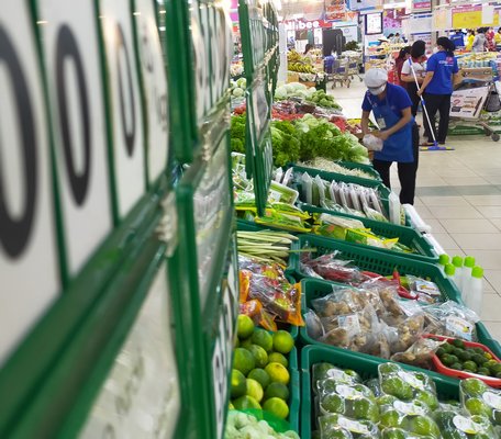 Nhiều chợ, siêu thị trên địa bàn tỉnh Vĩnh Long đã chủ động nguồn cung hàng hóa để phục vụ nhu cầu của người dân.