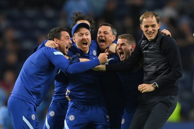 Niềm vui của Tuchel và ban huấn luyện của Chelsea. (Nguồn: Reuters)