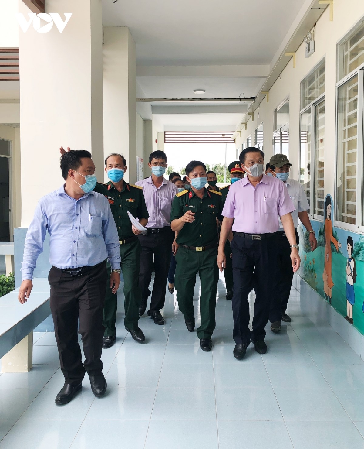 Đoàn lãnh đạo thành phố Cần Thơ khảo sát khu cách ly tập trung tại Trường Tiểu học Phú Thứ 3, quận Cái Răng, Cần Thơ