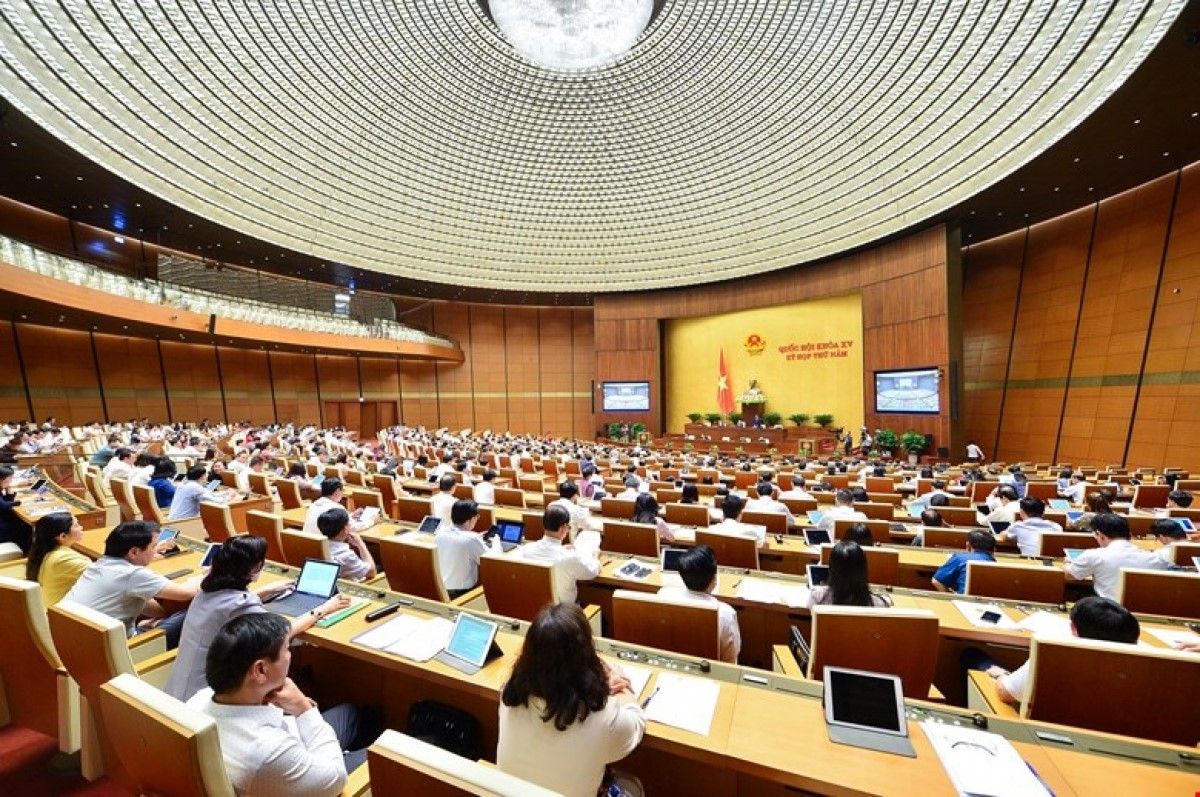 Từ đầu nhiệm kỳ khóa XV đến nay, Quốc hội ban hành 23 luật và 101 nghị quyết