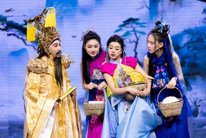 Táo Xuân 2026: Khi dàn Hoa hậu, Nam vương “tầm sư học đạo” NSƯT Kim Tử Long trên sân khấu Tết