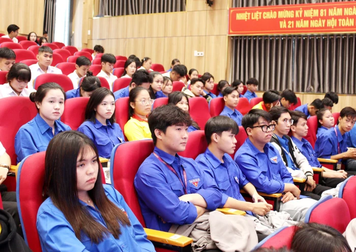 Tập huấn kỹ năng, nghiệp vụ cho cán bộ hội, hội viên, sinh viên