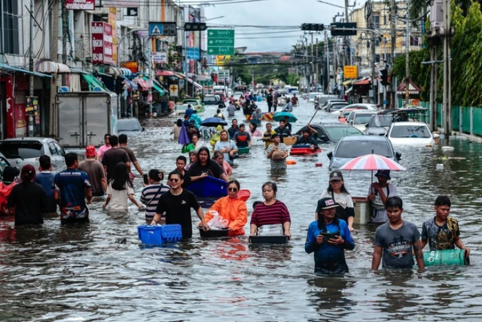 Bangkok biến thành 'biển hồ' sau đợt mưa dai dẳng