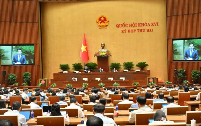 Quốc hội nghe báo cáo về 2 dự án: Luật Nhà ở (sửa đổi) và Luật Kinh doanh bất động sản (sửa đổi)