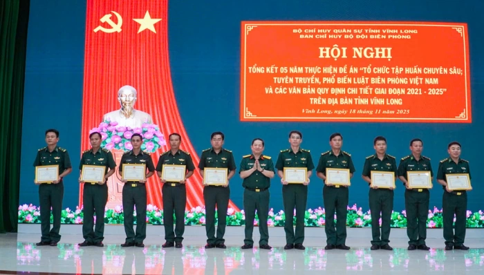 Tiếp tục đổi mới nội dung, đa dạng hình thức tuyên truyền Luật Biên phòng Việt Nam