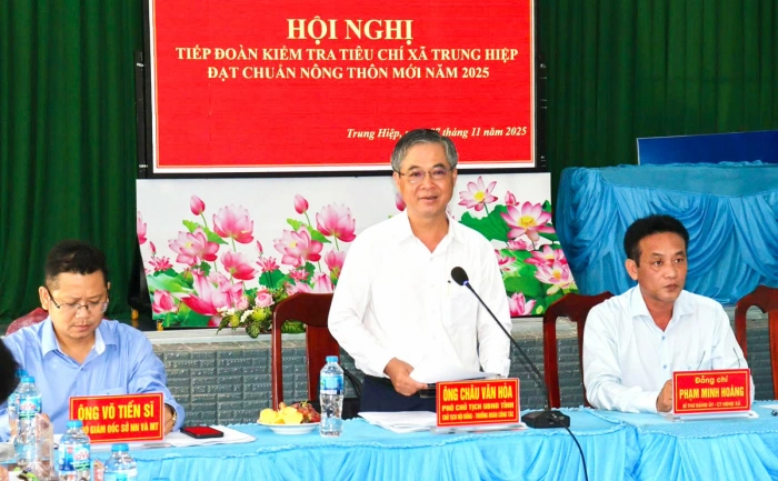 Kiểm tra tiêu chí nông thôn mới xã Trung Hiệp