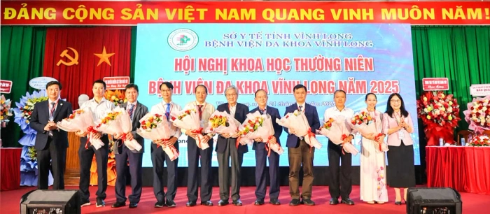 Hội nghị Khoa học thường niên tại BVĐK Vĩnh Long