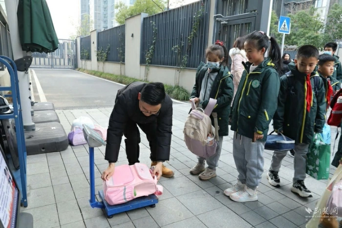 Quy định mới về giảm áp lực học tập của Trung Quốc