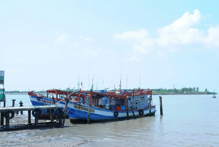 Từ ngày 13-20/12, dự báo gió mạnh, sóng lớn trên vùng biển Vĩnh Long