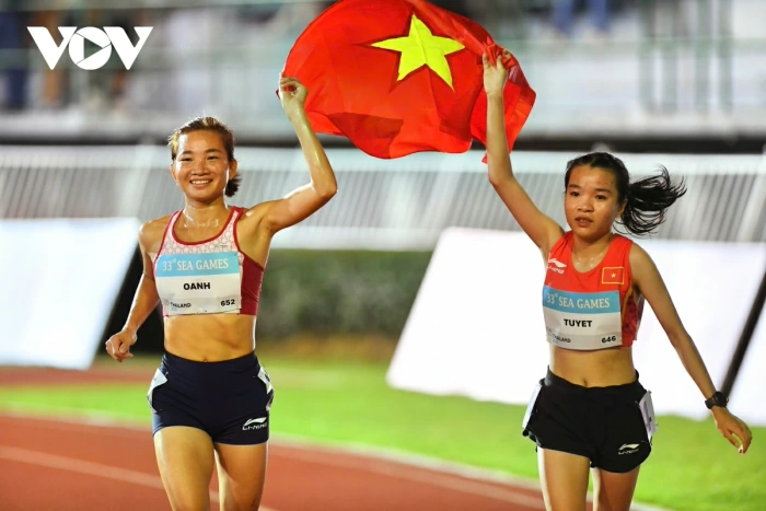 Nguyễn Thị Oanh giành HCV chạy 5000m nữ SEA Games 33, nối dài các kỷ lục
