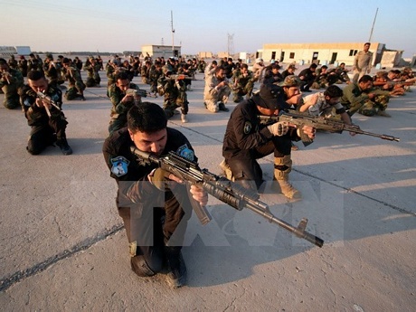 Lực lượng tự vệ Iraq tham gia cuộc diễn tập quân sự ở al-Zubair, gần thành phố miền nam Basra ngày 13/2. (Nguồn: AFP/TTXVN)