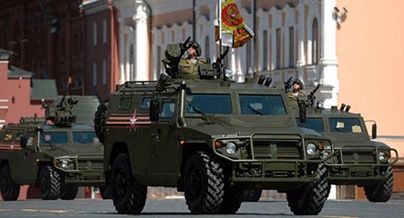 Xe thiết giáp bộ binh đa nhiệm Tigr tham gia diễu binh ở Moscow ngày 9/5/2016. Ảnh: Sputnik.