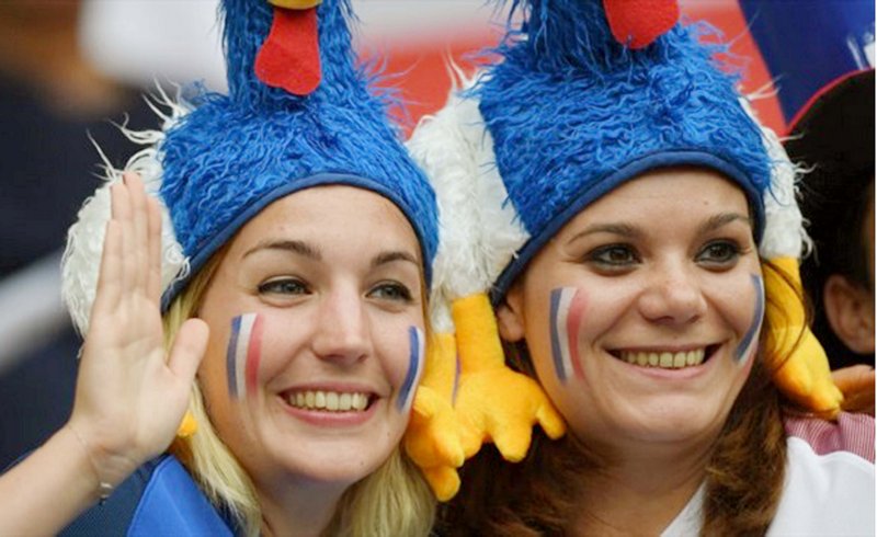 Kỳ EURO 2016 diễn ra trên đất Pháp, có khá đông số lượng CĐV nữ đội bóng “Gà trống Golo” này.