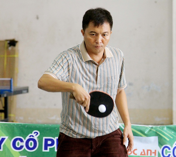 Cây vợt bóng bàn Nguyễn Vinh Hiển (Báo Vĩnh Long) có 3 trận thắng liền ở nội dung đơn nam để vào tranh HCV trong trận chung kết vào ngày bế mạc 18/6.