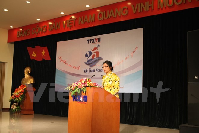 Tổng biên tập báo Việt Nam News, bà Trịnh Thanh Thủy phát biểu tại buổi lễ kỷ niệm 25 năm thành lập báo Việt Nam News. (Ảnh: Tiến Đạt/Vietnam+)