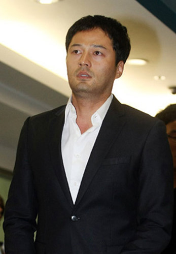 Kim Sung Min cho biết, anh đã tiêm ma túy 5 lần và hút cần sa khá nhiều. Cuối cùng, nam diễn viên bị kết án 2 năm 6 tháng tù giam.