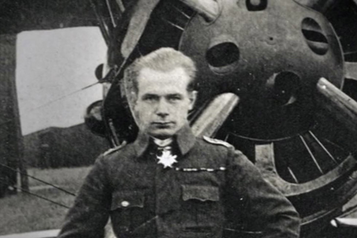 6. Ernst Udet là môt phi công Đức trong Thế chiến 1 và 2.