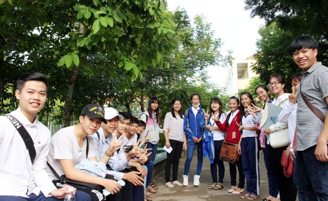 Thí sinh Trường THPT Phú Thịnh vui vẻ, tự tin bước vào kỳ thi 2016.