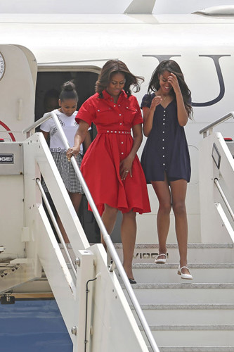Malia, Sasha và Đệ nhất phu nhân Michelle Obama đến Venice, Ý, ngày 19/6/2015.