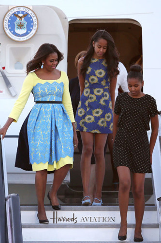 Đệ nhất phu nhân Michelle Obama và hai con gái tới London, ngày 15/6/2015.