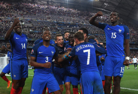 Món nợ 2 năm trước ở Brazil được trả, Pháp tiến vào chung kết hừng hực khí thế. Pháp vs Bồ Đào Nha là 2 đội bóng mạnh nhất EURO 2016