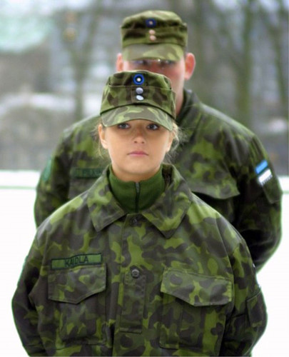 Nữ binh Estonia. 
