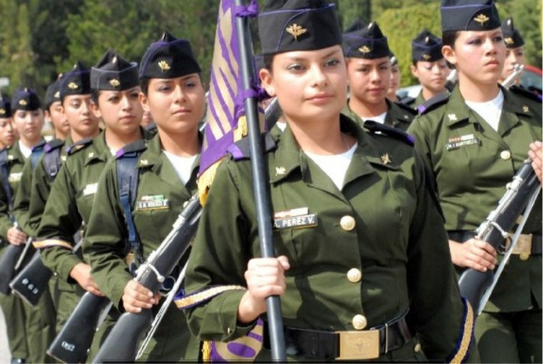 Nữ quân nhân Mexico. 