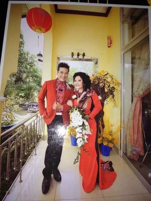 Thanh Bạch và doanh nhân Thúy Nga bị đồn tổ chức cưới vào năm 2015
