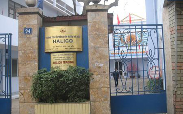 Công ty cổ phần Cồn rượu Hà Nội (Halico) tiền thân là Nhà máy Rượu Hà Nội do hãng rượu Fontaine của Pháp xây dựng từ năm 1898 tại số 94 Lò Đúc. Đây là nhà máy lớn nhất trong 5 nhà máy được công ty Fontaine xây dựng ở Đông Dương khi đó