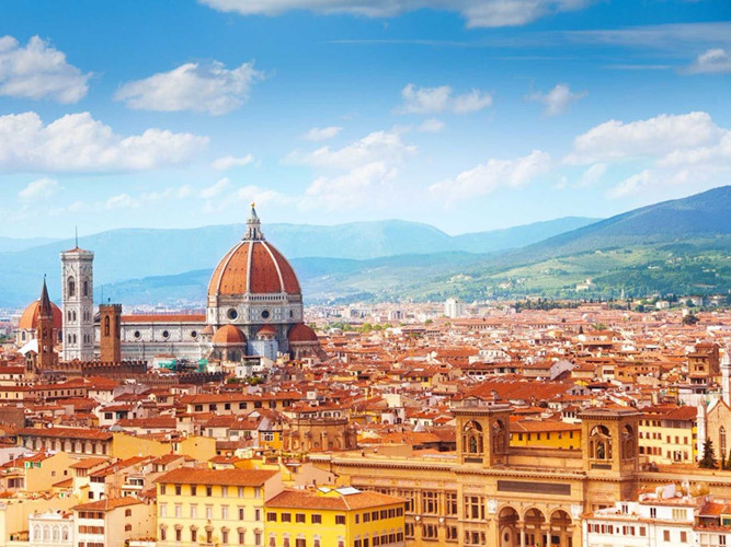 Nếu hai bạn cùng có chung tình yêu dành cho nghệ thuật, văn hóa, và ẩm thực, Florence, Italy chính là điểm đến tuần trăng mật cho bạn.