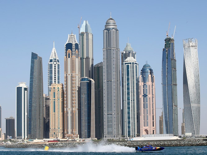 Dubai thuộc các tiểu vương quốc Ả Rập thống nhất sẽ là nơi tận hưởng kỳ nghỉ trăng mật xa hoa, đẳng cấp nhất thế giới với những nhà hàng, khu mua sắm sang trọng, dịch vụ không đâu sánh bằng.