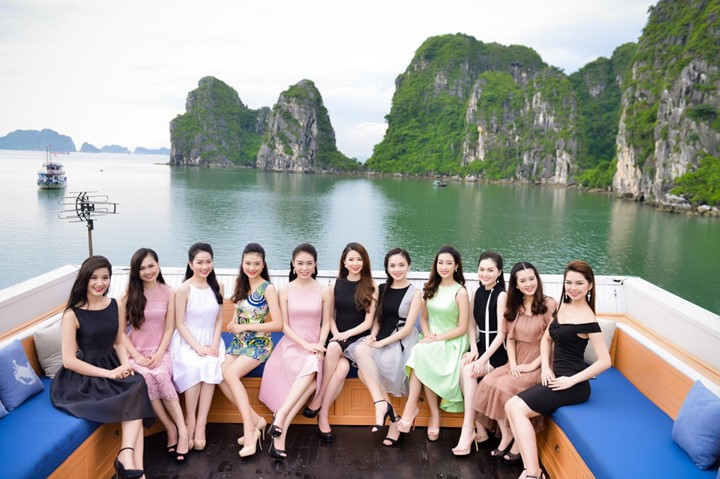 Là nơi tổ chức vòng chung khảo phía Bắc Hoa hậu Việt Nam 2016, khu du lịch Tuần Châu - Hạ Long đón tiếp các thí sinh với tiết trời thoáng mát và xanh trong.