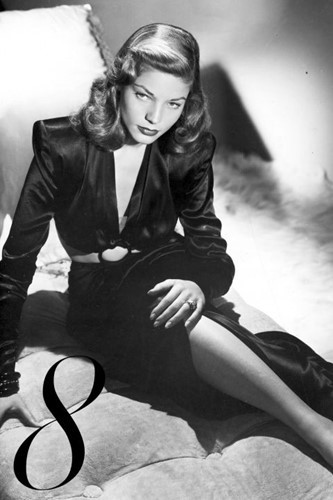 Lauren Bacall từng xuất hiện trên trang bìa của Bazaar khi cô chỉ mới 16 tuổi, vào năm 1943.