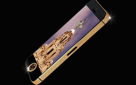 Chiếc iPhone 5 trị giá 15,3 triệu USD được trang trí bằng vàng và kim cương